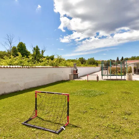 Garden View In Near And Boat Excursions Holiday home