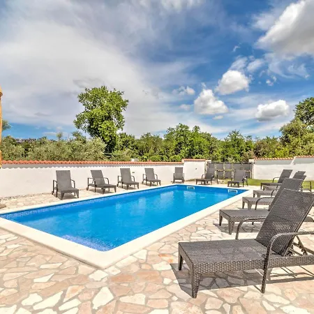 Holiday home Garden View In Near And Boat Excursions *